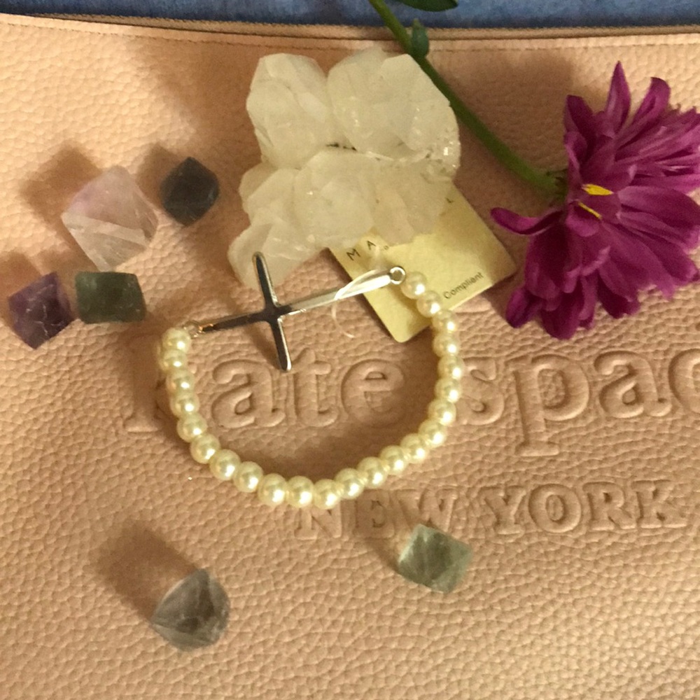 NWT Religious Pearl Bracelet with Cross Faith